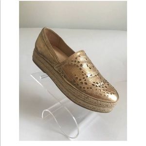 EUC Naturalizer Thea Metallic Gold Size 9